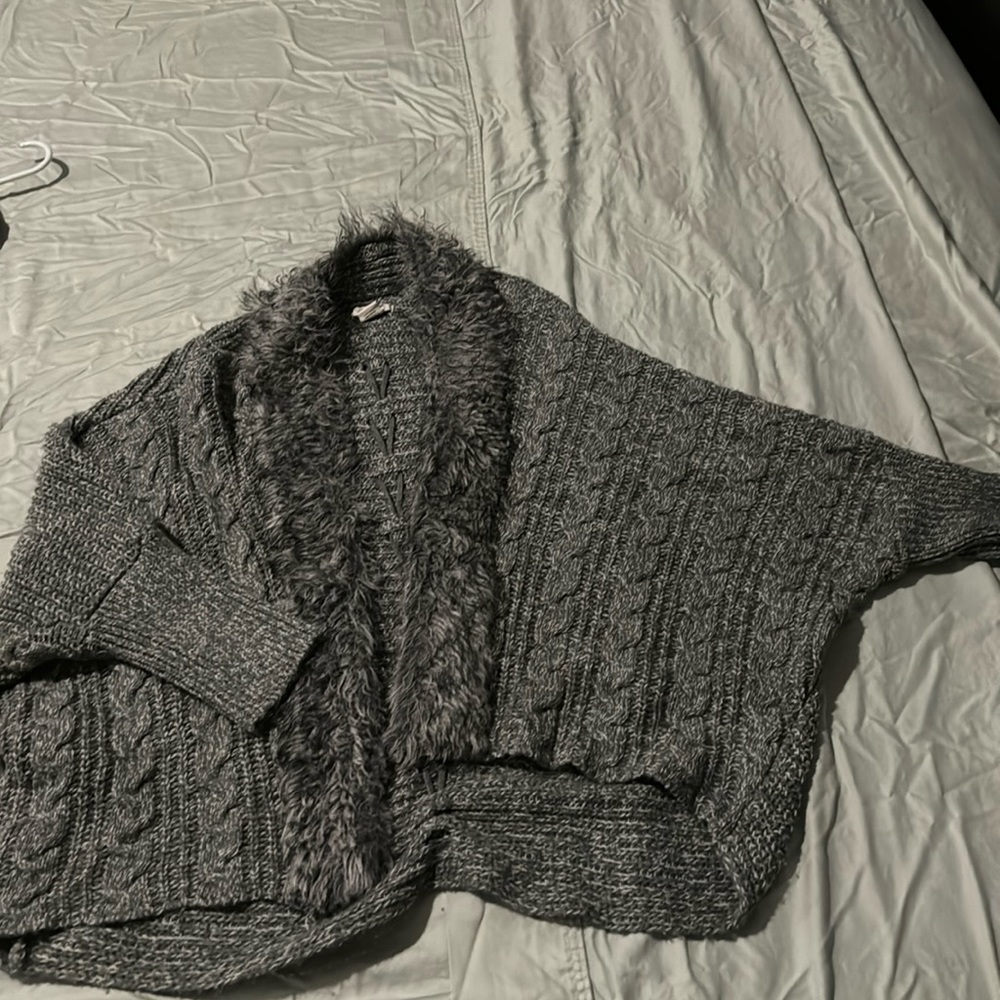 Ariat women’s sweater size Large